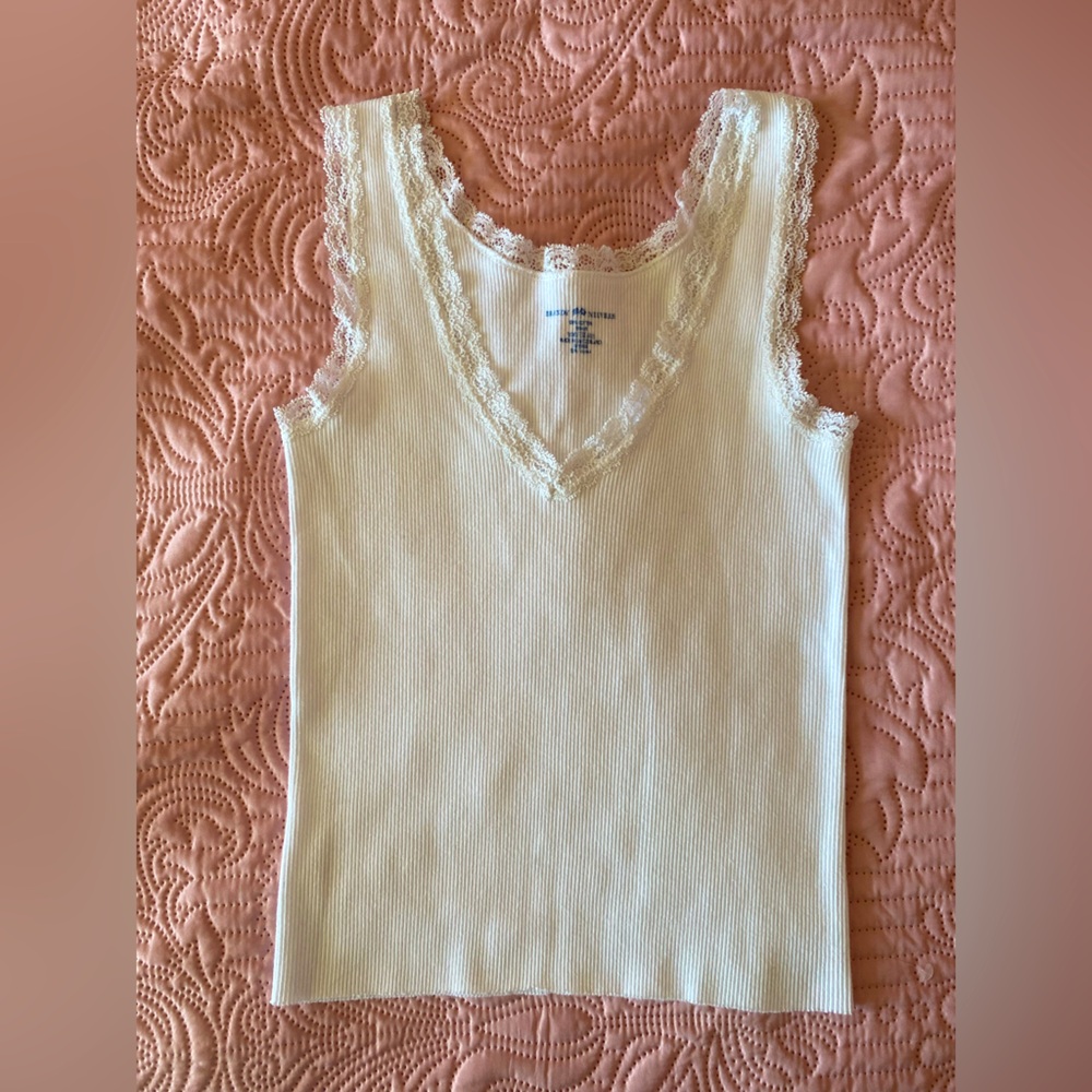 Brandy Melville 100% Cotton White Lace Trim V Neck Ribbed Tank Top
